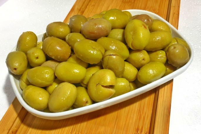 Apeteria Doğal Yeşil Kırma Memecik Doğal Salamura Zeytin (1 kg)